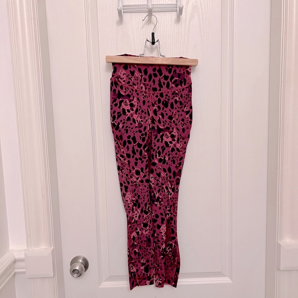 NWT Lululemon Base Pace HR Crop 23” Size 2